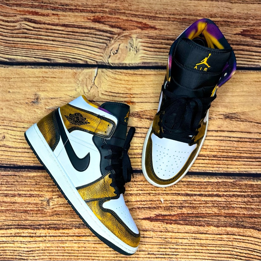 Air Jordan 1 Mid “Wear Away-Taxi”